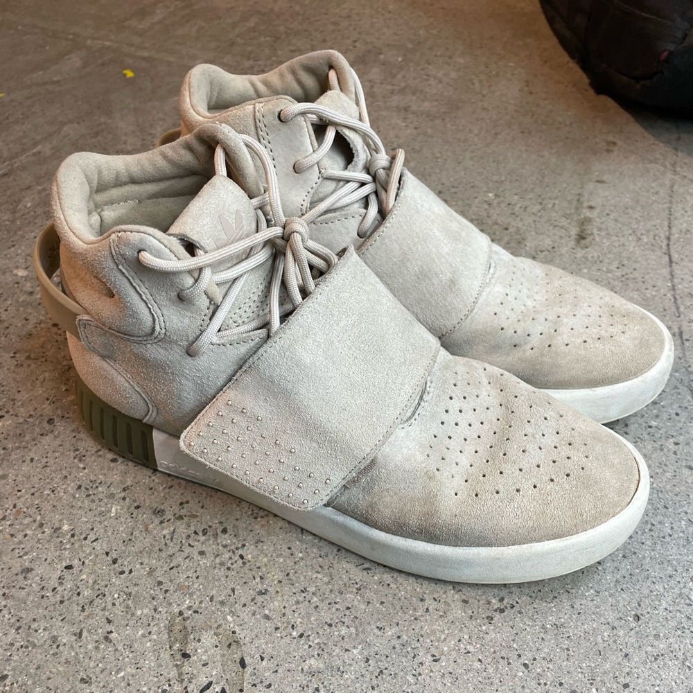 Adidas tubular invader